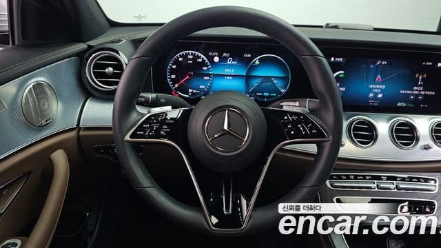 Mercedes-Benz E-Class 2021 — Фото 12/20