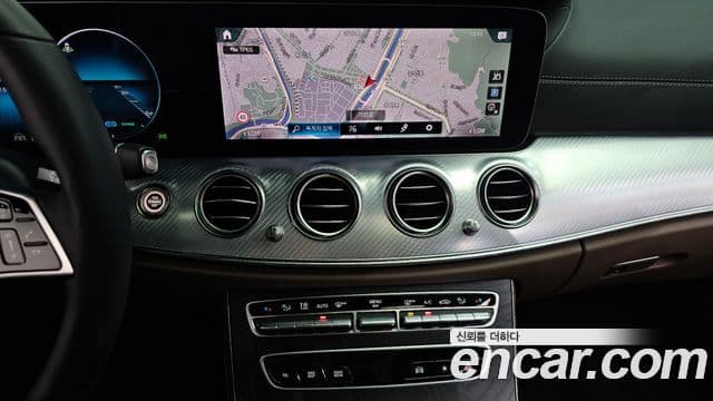 Mercedes-Benz E-Class 2021 — Фото 14/20