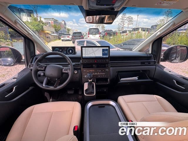 Hyundai Staria 2026 — ფოტო 13/15