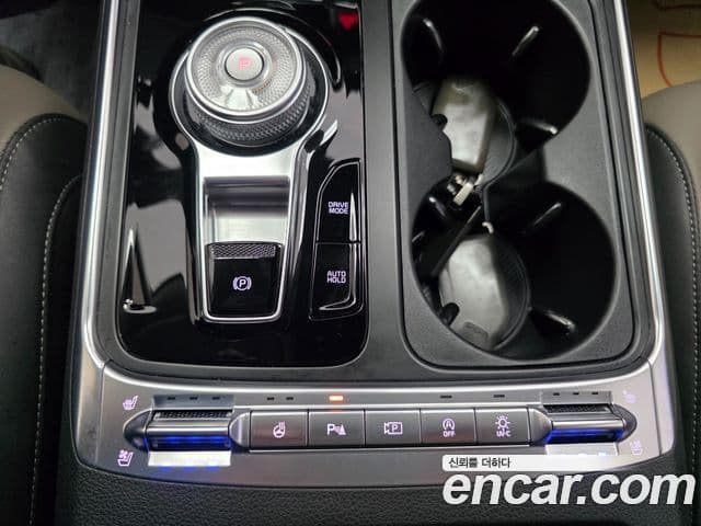 Kia Carnival 2024 — ფოტო 17/20