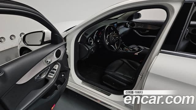 Mercedes-Benz C-Class 2020 — Фото 10/20