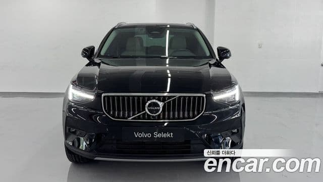 Volvo XC40 2026 — ფოტო 2/20