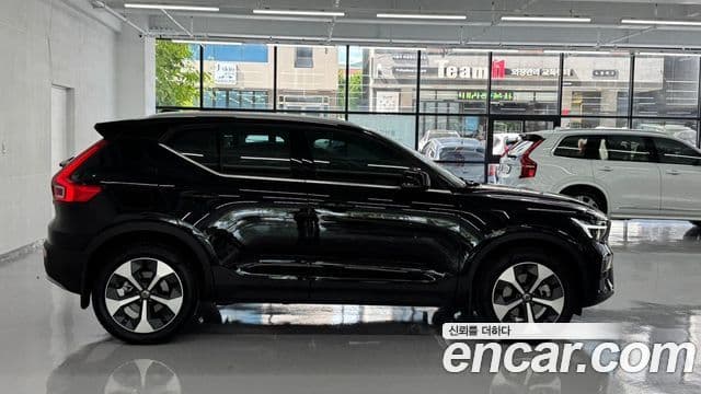 Volvo XC40 2026 — ფოტო 14/20