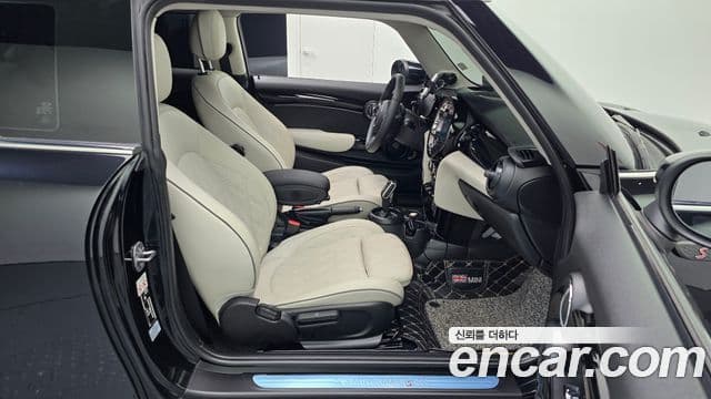 Mini Cooper S 2022 — ფოტო 10/20