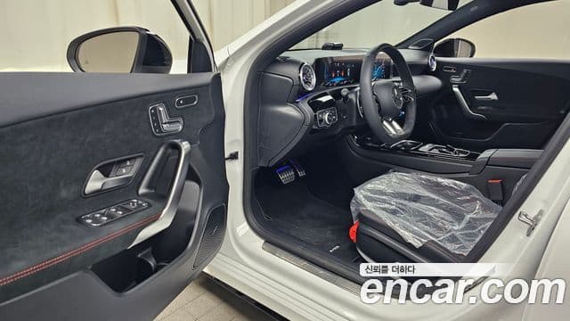 Mercedes-Benz A-Class 2025 — ფოტო 10/20