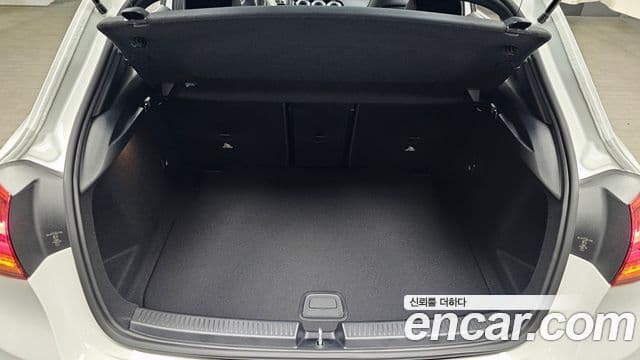 Mercedes-Benz A-Class 2025 — ფოტო 16/20