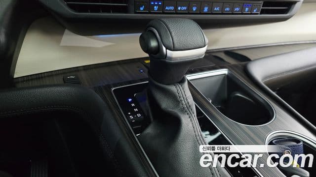 Toyota Sienna 2023 — фото 9 из 20