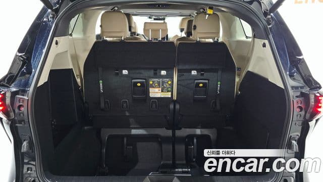 Toyota Sienna 2023 — фото 20 из 20