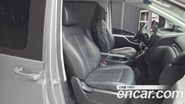 Hyundai Staria 2023 — фото 11 из 20