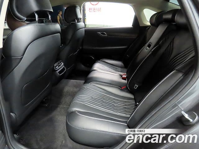Genesis Electrified G80 2020 — фото 13 из 20