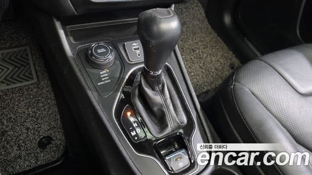 Jeep Cherokee 2021 — Фото 9/20