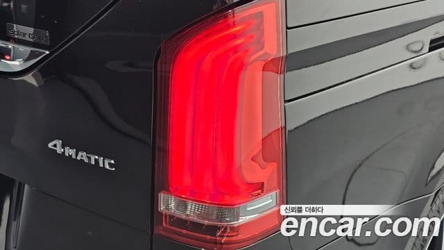Mercedes-Benz V-Class 2023 — Photo 14/35