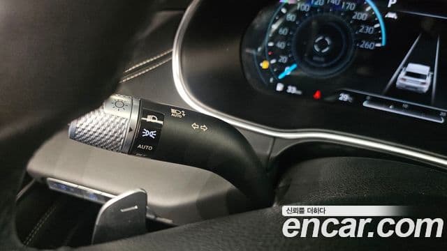 Genesis GV80 2020 — Photo 15/34
