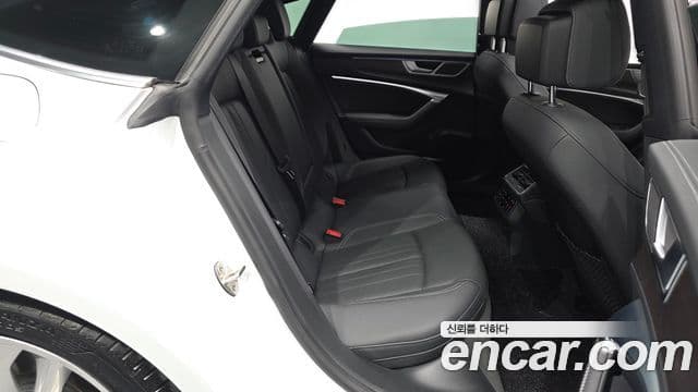 Audi A7 2022 — фото 11 из 20