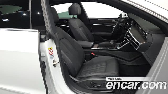 Audi A7 2022 — фото 12 из 20