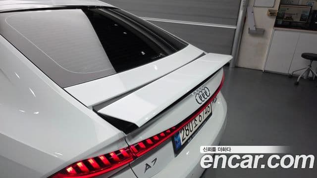 Audi A7 2022 — Photo 18/37