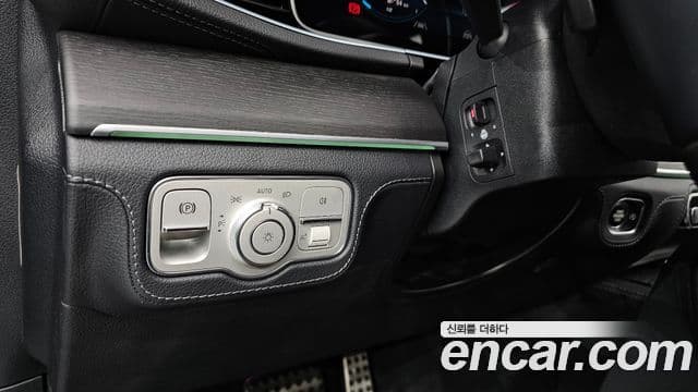 Mercedes-Benz GLS-Class 2022 — фото 17 из 20