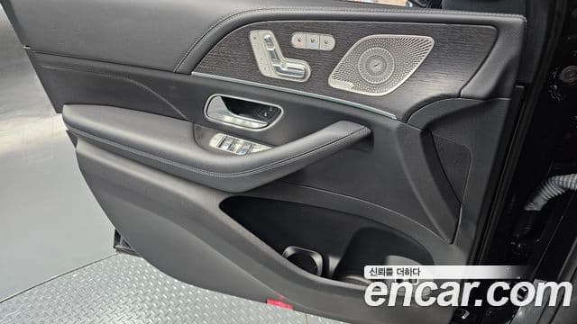 Mercedes-Benz GLS-Class 2022 — Photo 6/38