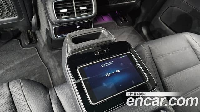 Mercedes-Benz GLS-Class 2022 — Photo 19/38