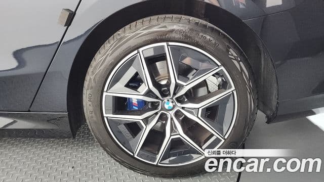 BMW 5 Series 2025 — Şəkil 18/33