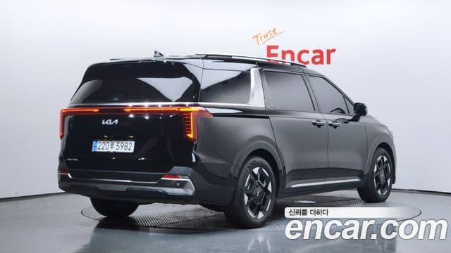 Kia Carnival 2025 — Şəkil 2/20