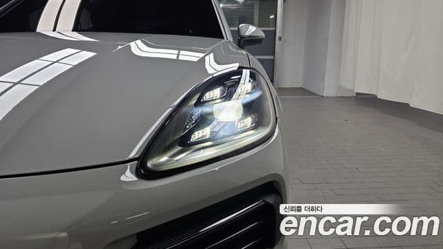 Porsche Cayenne 2022 — ფოტო 4/33