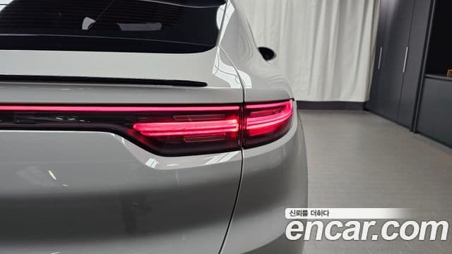 Porsche Cayenne 2022 — ფოტო 6/33