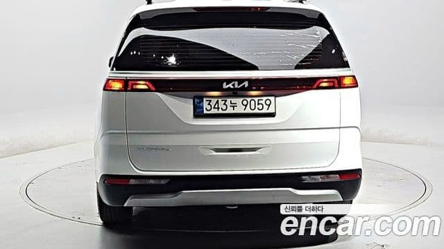 Kia Carnival 2021 — ფოტო 3/20