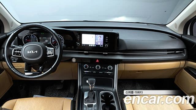 Kia Carnival 2021 — ფოტო 10/20