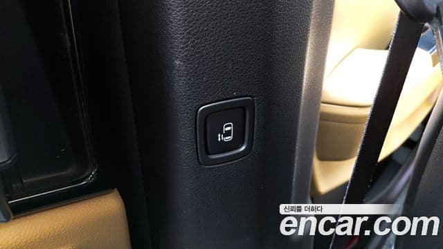 Kia Carnival 2021 — ფოტო 12/20