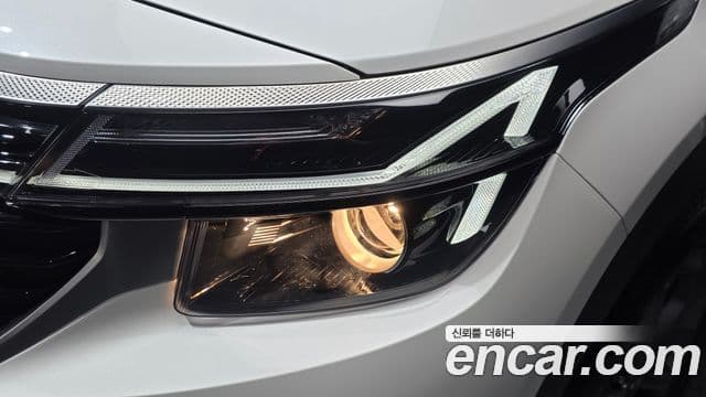 Kia Seltos 2025 — Şəkil 9/36