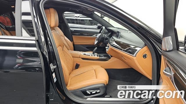 BMW 7 Series 2022 — ფოტო 11/20