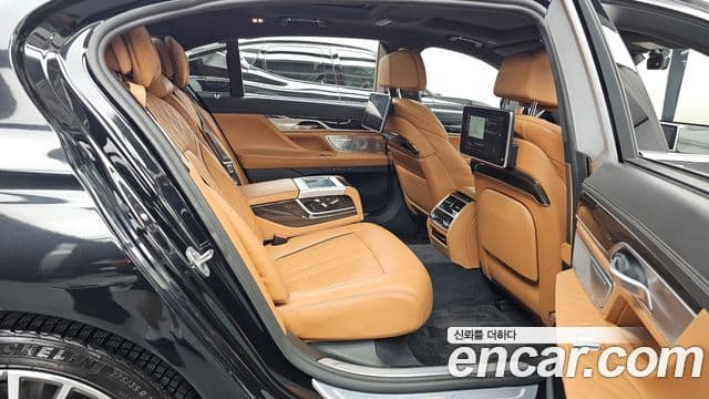 BMW 7 Series 2022 — ფოტო 12/20