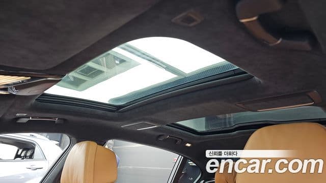 BMW 7 Series 2022 — ფოტო 18/20