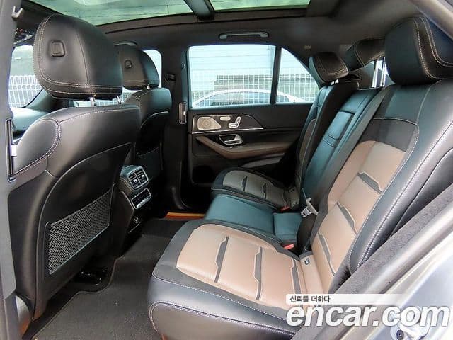 Mercedes-Benz GLE-Class 2023 — ფოტო 15/20