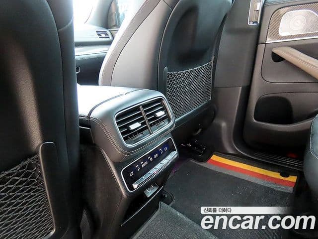 Mercedes-Benz GLE-Class 2023 — ფოტო 4/20