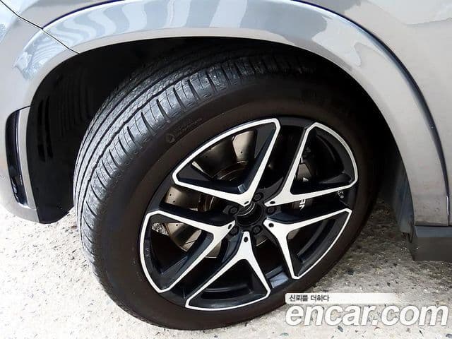Mercedes-Benz GLE-Class 2023 — ფოტო 8/20