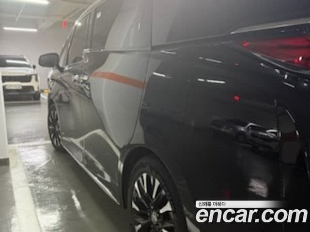 Toyota Alphard 2025 — Şəkil 9/11