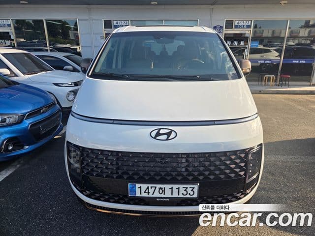 Hyundai Staria 2025 — ფოტო 1/13