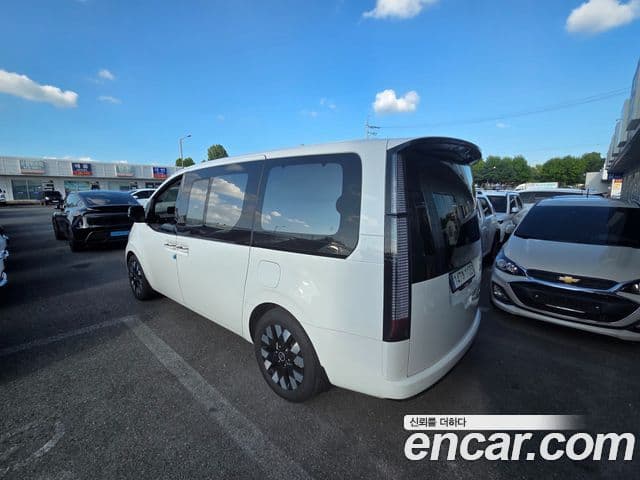 Hyundai Staria 2025 — ფოტო 3/13