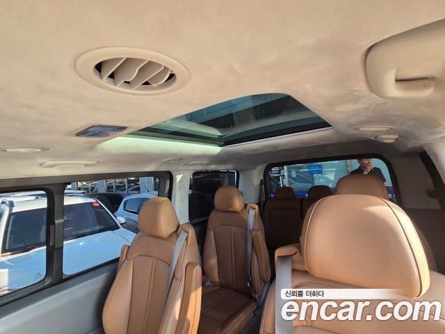 Hyundai Staria 2025 — фото 6 из 13