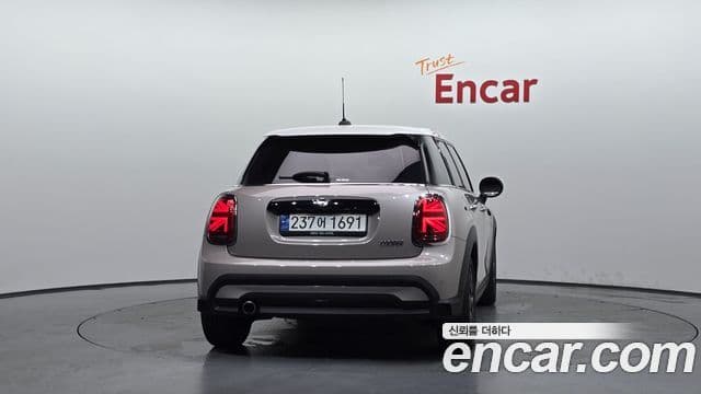 Mini Cooper 2024 — ფოტო 4/20