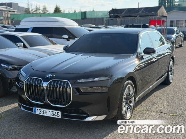 BMW 7 Series 2023 — Photo 1/20