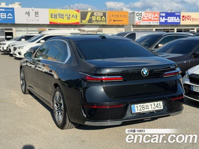 BMW 7 Series 2023 — Photo 18/20