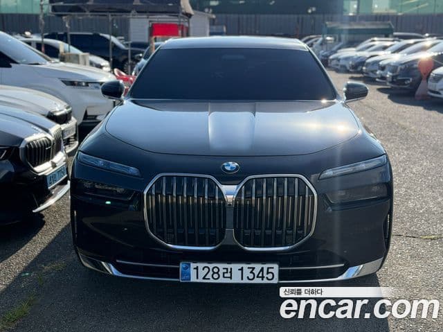 BMW 7 Series 2023 — Photo 19/20