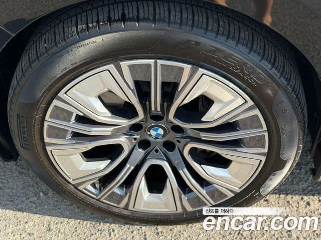 BMW 7 Series 2023 — Photo 8/20