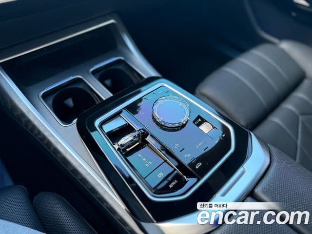 BMW 7 Series 2023 — Photo 10/20