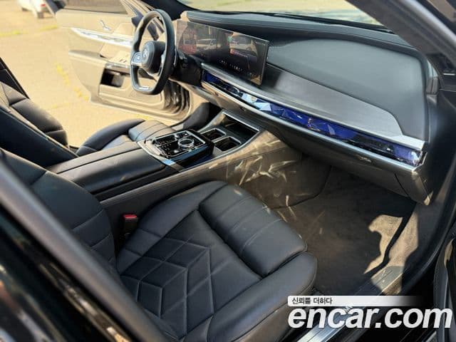 BMW 7 Series 2023 — Photo 20/20