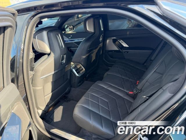 BMW 7 Series 2023 — Photo 17/20