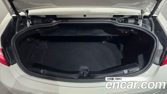 Mercedes-Benz E-Class 2020 — фото 17 из 20